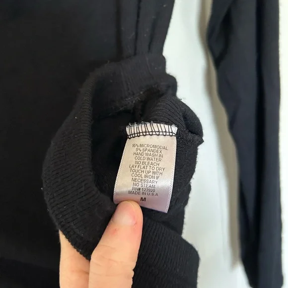 LA made women’s cutout long sleeve black tee - Picture 5 of 5